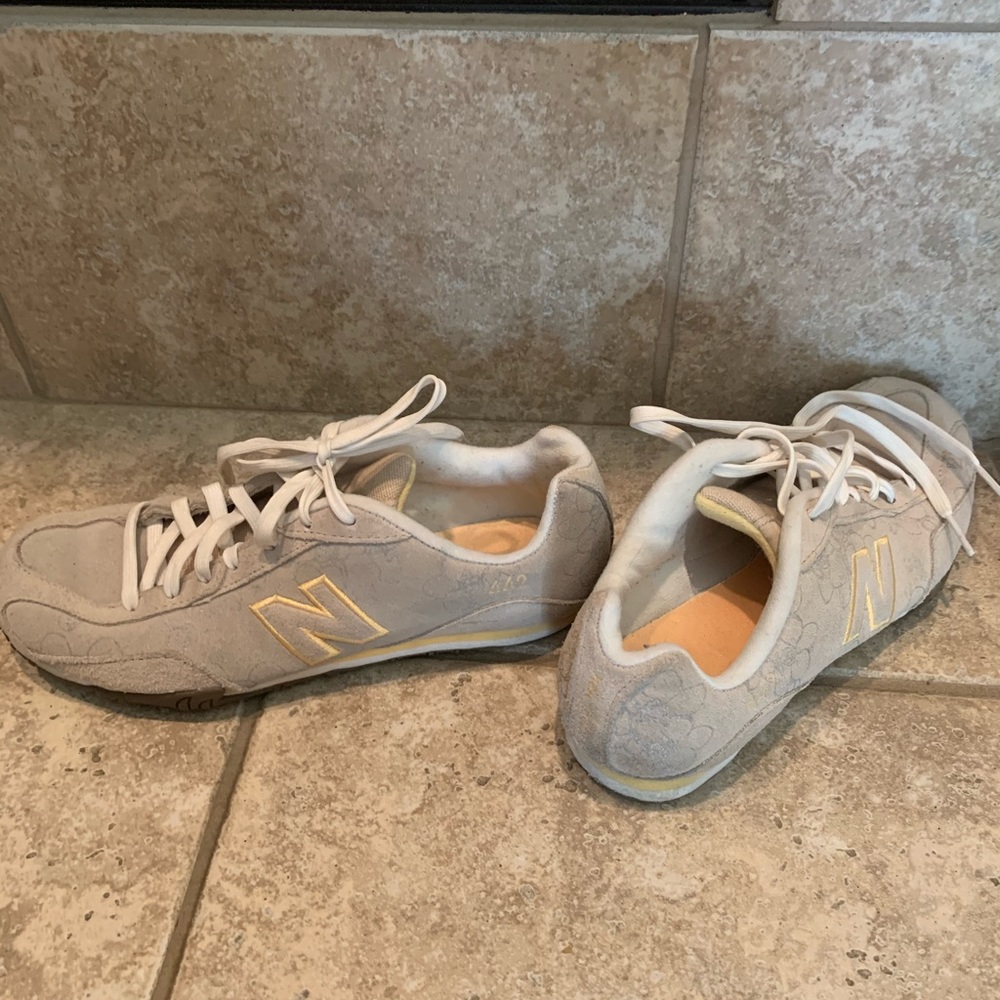 New Balance women’s tennis shoes